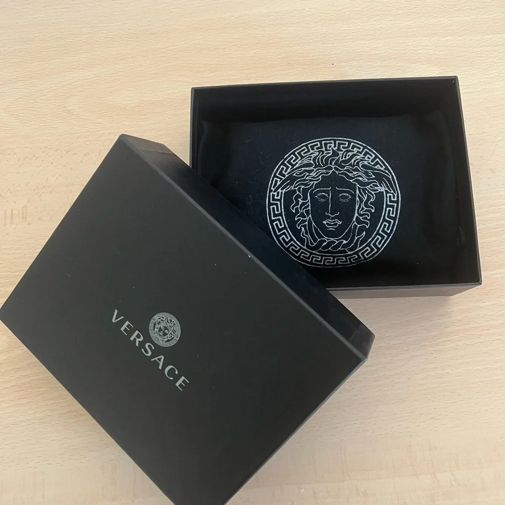 VERSACE Two Way Compact Wallet Belt Bag Box Dust Bag BNWOT